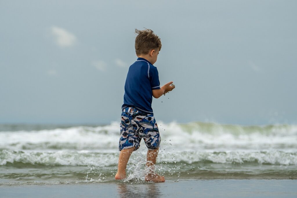 Naar het strand in de meivakantie: leuk bij warm en kouder weer!